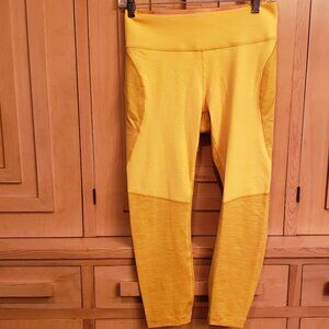 NWT 3/4 length leggings